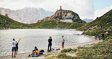 Blick auf Wolayersee und Wolayerseehütte am Karnischen Hauptkamm