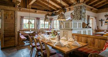 Gemütliche Stube der Kala-Alm