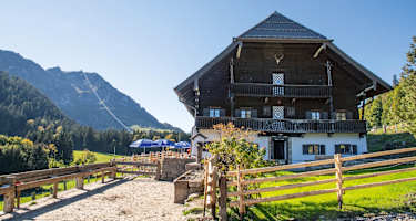 Die Hocherbalm ist ein denkmalgeschützter Bergbauernhof aus dem Jahr 1624.
