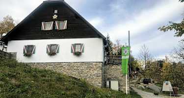 Die Nebelsteinhütte befindet sich nahe der tschechischen Grenze auf einem der höchsten Berge des Waldviertels