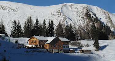 Die Wolfratshauser Hütte ist im Winter ein beliebter Ausgangspunkt für Skitouren