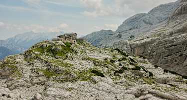 Die Von-Schmidt-Zabierow-Hütte (1.966 m) in den Loferer Steinbergen