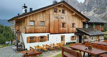 Die Einkehr in der Broglesalm ist fast ein Muss.