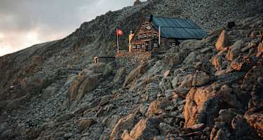 Die Cabane du Trient liegt hochalpin