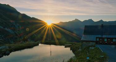 Sonnenaufgang an der Friedrichshafener Hütte