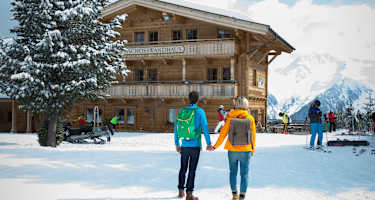 Das Gschösswandhaus im Zillertal ist auch im Winter ein beliebtes Ausflugsziel.