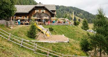 Die Lammersdorfer Hütte ist ein Almgasthof in den Nockbergen.