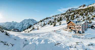 Das Carl-von-Stahl-Haus im Winter