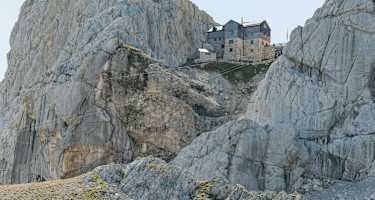 Die spektakulär in hochalpinem Gebiet gelegene Meilerhütte