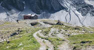 Die Muttseehütte liegt südlich von Linthal im Kanton Glarus.