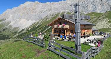 Die urige Rotmoosalm im Gaistal