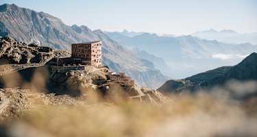 Die neu eröffnete Stettiner Hütte im Naturpark Texelgruppe