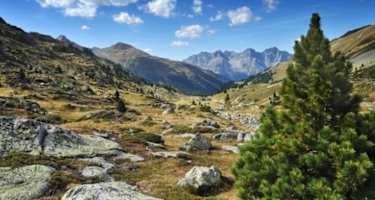 Pilgern in wunderschönen Berglandschaft