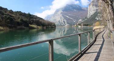 Am Ufer des romantischen Lago di Toblino