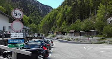 Start beim Parkplatz der Feuerkogelbahn