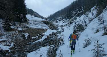 Piz Laschadurella - Zuerst geht es dem Bach entlang