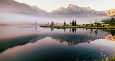 Das Almtal hat seinen Namen von den »Alben«, weißen Naturgeistern. Kein Wunder, dass sich um den Almsee so viele Sagen ranken.