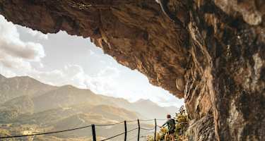 Imposante Weganlage Ewige Wand