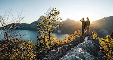 Weit ist der Blick von der Geißwand hoch über dem Traunsee.