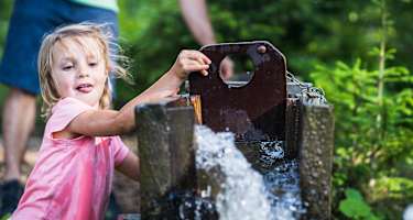 Wasserspielstation am Flori's Erlebnispfad