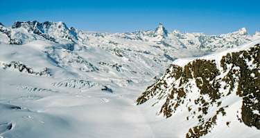 Ausblick vom Adlerpass auf Breithorn, Matterhorn und Dent Blanche.