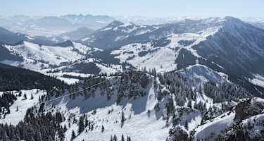 Blick von der Lacherspitze zum Sudelfeld