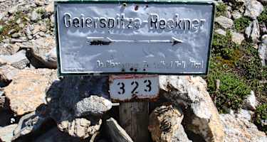 Beschilderung am Weg zum Geier