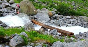 Bachquerung auf der 4. Etappe des Zillertaler Höhenweges