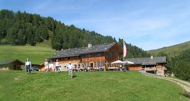 Die Kreuzwiesen Alm