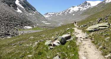 Aufstieg durch das Niedertal zur Ötzi-Fundstelle