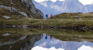 Am vierten Tag der Bergzeit Alpenüberquerung geht es durch die Zillertaler Alpen.