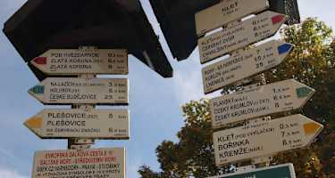 Wegweiser empor zum Klet’.