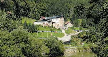 Ausgangspunkt: Talstation der Raxseilbahn, 528 m, in Hirschwang.