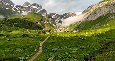 Blick auf das Berggasthaus Alpstein auf der Meglisalp