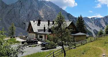 Klagenfurter Hütte mit Hochstuhl
