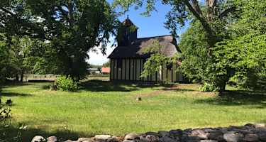 Kirchlein im Grünen Alt Placht