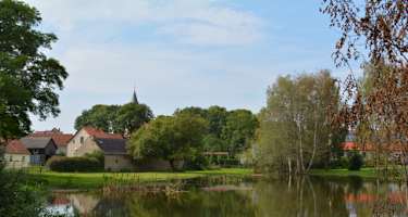 Dorfteich und Kirche Groß Pinnow