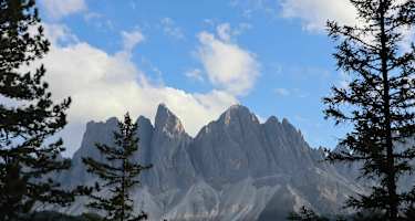 Blick auf die Geislerspitzen