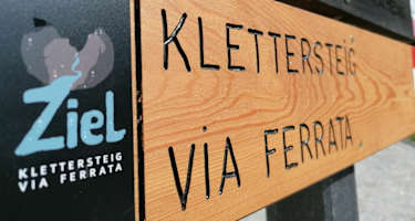 Die Beschilderung bei der Nasereit-Hütte