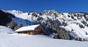 Beim Anstieg zum Kargogel kommt man an diese idyllischen Almhütte vorbei.