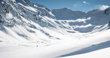 Der Talkessel hinter der Hütte lädt zu fantastischen Skitouren ein.