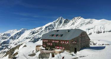 Die Oberwalderhütte liegt im Zentrum der Glocknergruppe auf 2.973 m.