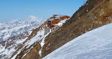 Vorbei am Rifugio Gnifetti