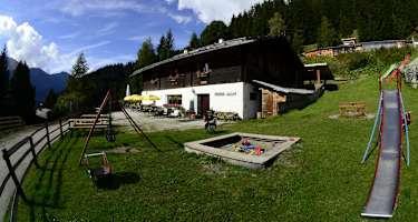 Peeralm mit Spielplatz Navis