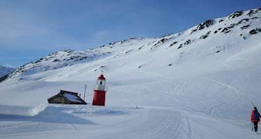 Startpunkt ist der Leuchtturm, der die Rheinquelle markiert