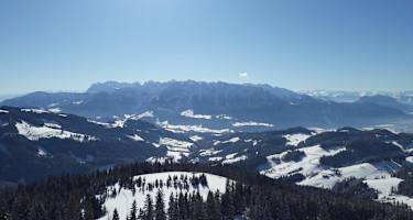Ausblick vom Spitzstein zum Kaisergebirge