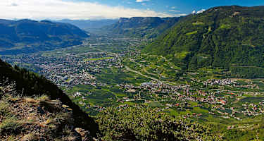 Das Etschtal bei Meran liegt direkt zu unseren Füßen.