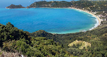 Blick auf die Ágios-Geórgios-Bucht