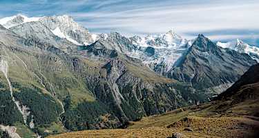 Blick von Sorebois auf Roc de la Vache (Bildmitte) und Weisshorn-Kette.