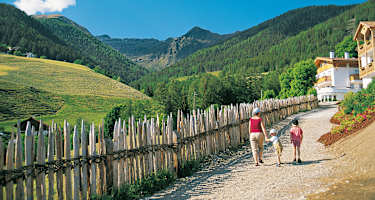 Geflochtener Zaun in Terenten.